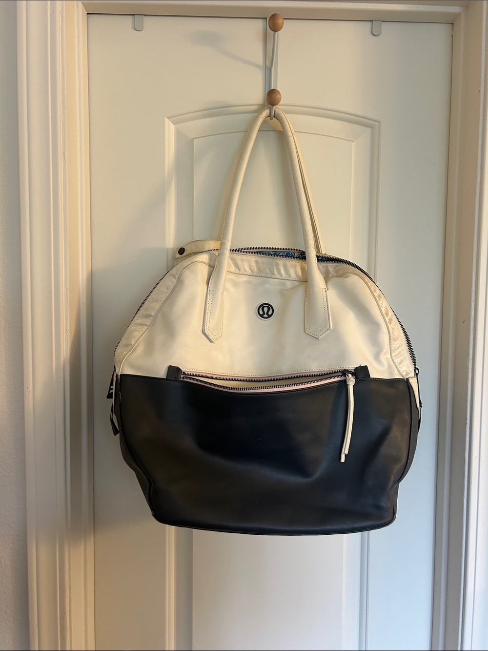 lululemon athletica yoga bag • gym athletic zipper tote